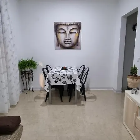 Economico Y Centrico *